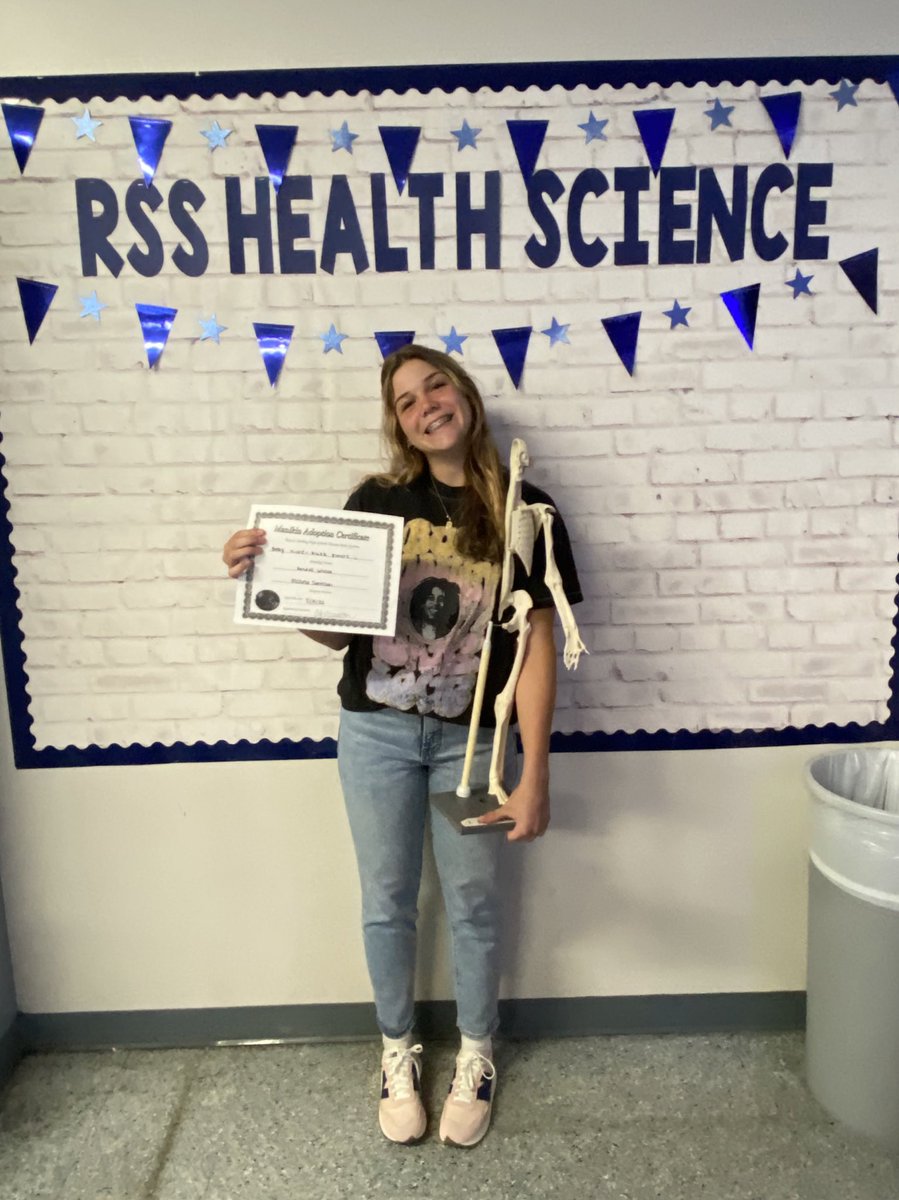 WilcoxKendell's tweet photo. Setting goals!  "To embark on the journey towards your goals and dreams requires bravery, to remain on the path requires courage, the bridge that merges the 2 is commitment." Dr Steve Maraboli.  #futureRN #softball #goals @RSS_Rangers @RSS_StuCo @volleyball_rss  @RSS_softball https://t.co/dDphn6JGgO