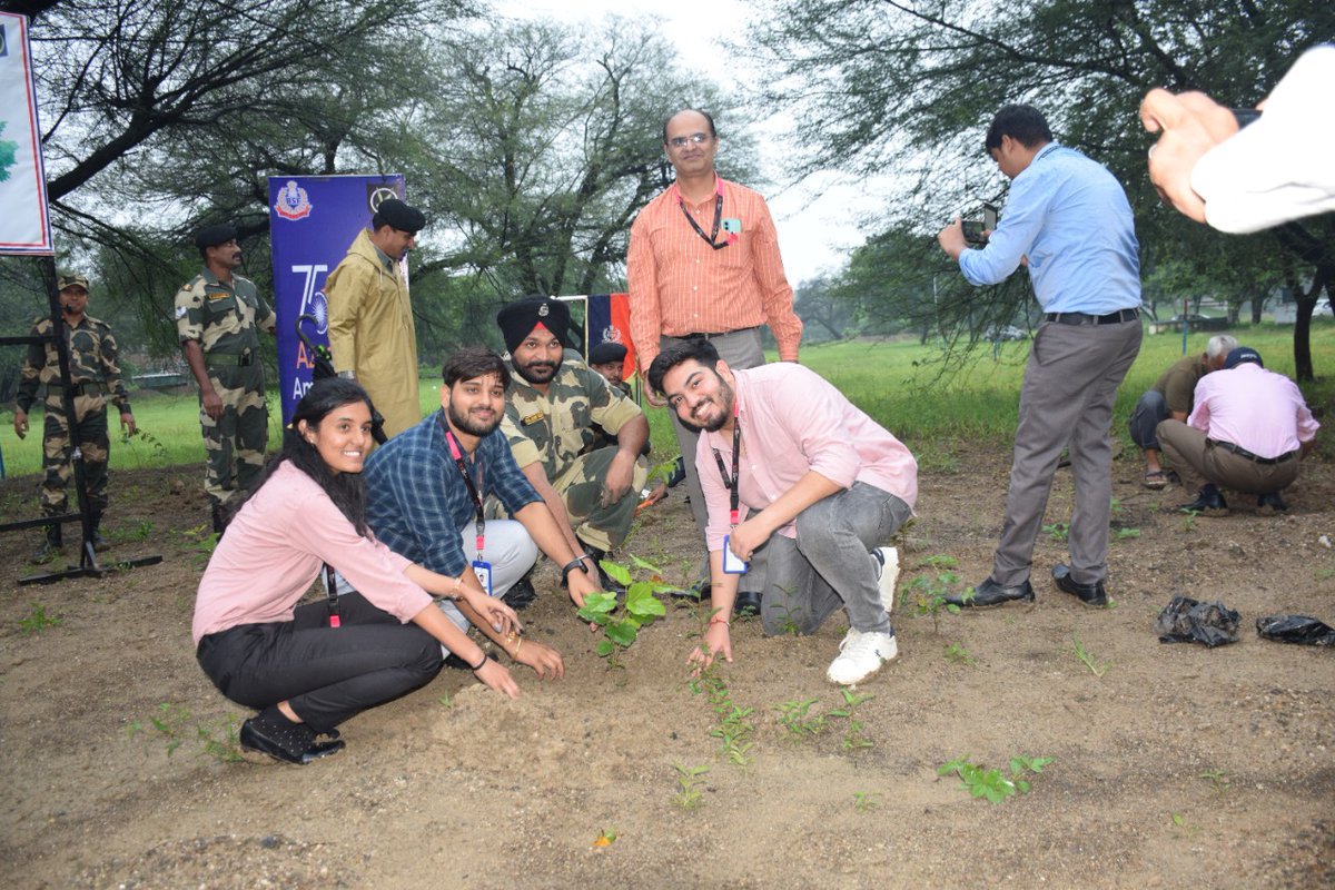 कार्यक्रम आयोजित किया गया। यह वृक्षारोपण 35 प्रजातियों के 3000 पौधों के द्वारा मियावाकी पदिति से किया गया l 
#SadhanaSamarpaN2022 
#AnupamSimghal5
#KhanSanchari
#tcs