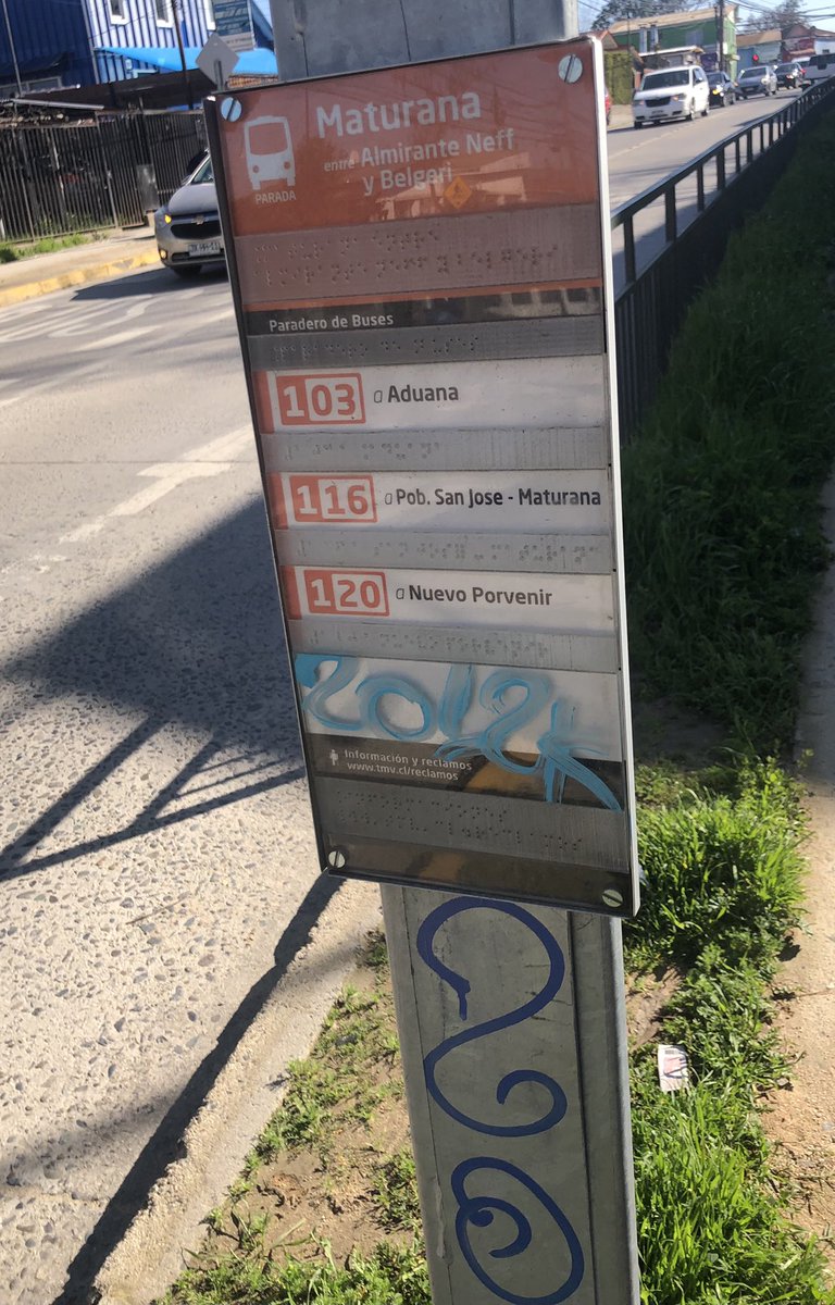SolangeChile76's tweet photo. Vándalos irracionales, irresponsables y absurdas”, Que daño! Este tipo de acciones pone en riesgo a los conductores y peatones."rayados en las señales de tránsito por toda la calle Maturana,Villa Alemana" @Munivillalemana https://t.co/JH7WwZnIEN