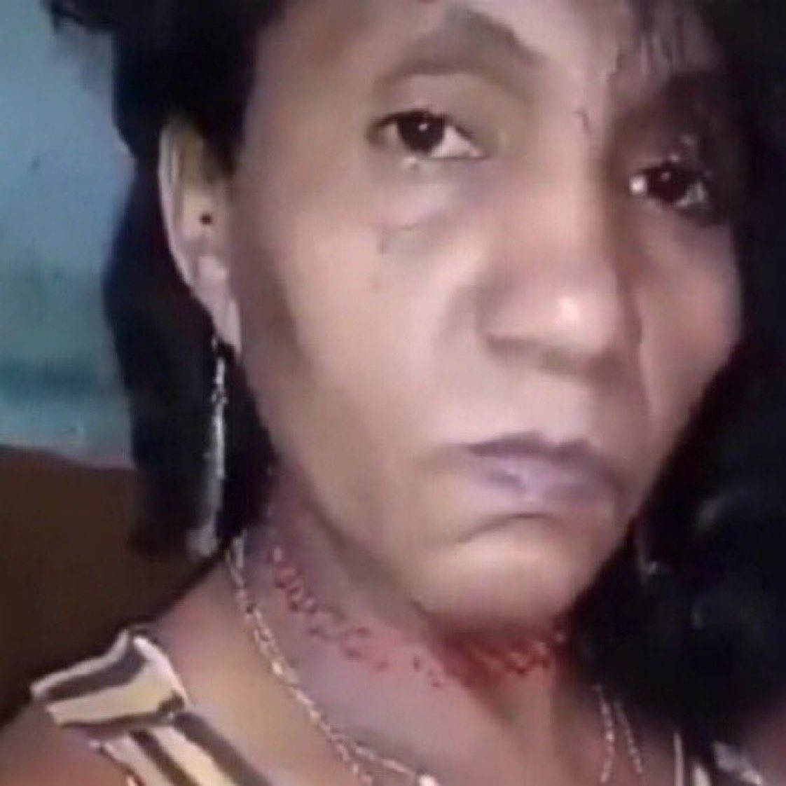 holdthhegirl's tweet photo. um professor aqui colocando 6 minutos no microondas pra esquentar comida perguntei pra ele se ele tava descongelando feijao ele ficou assim pra mim https://t.co/LiSFCrzz7T