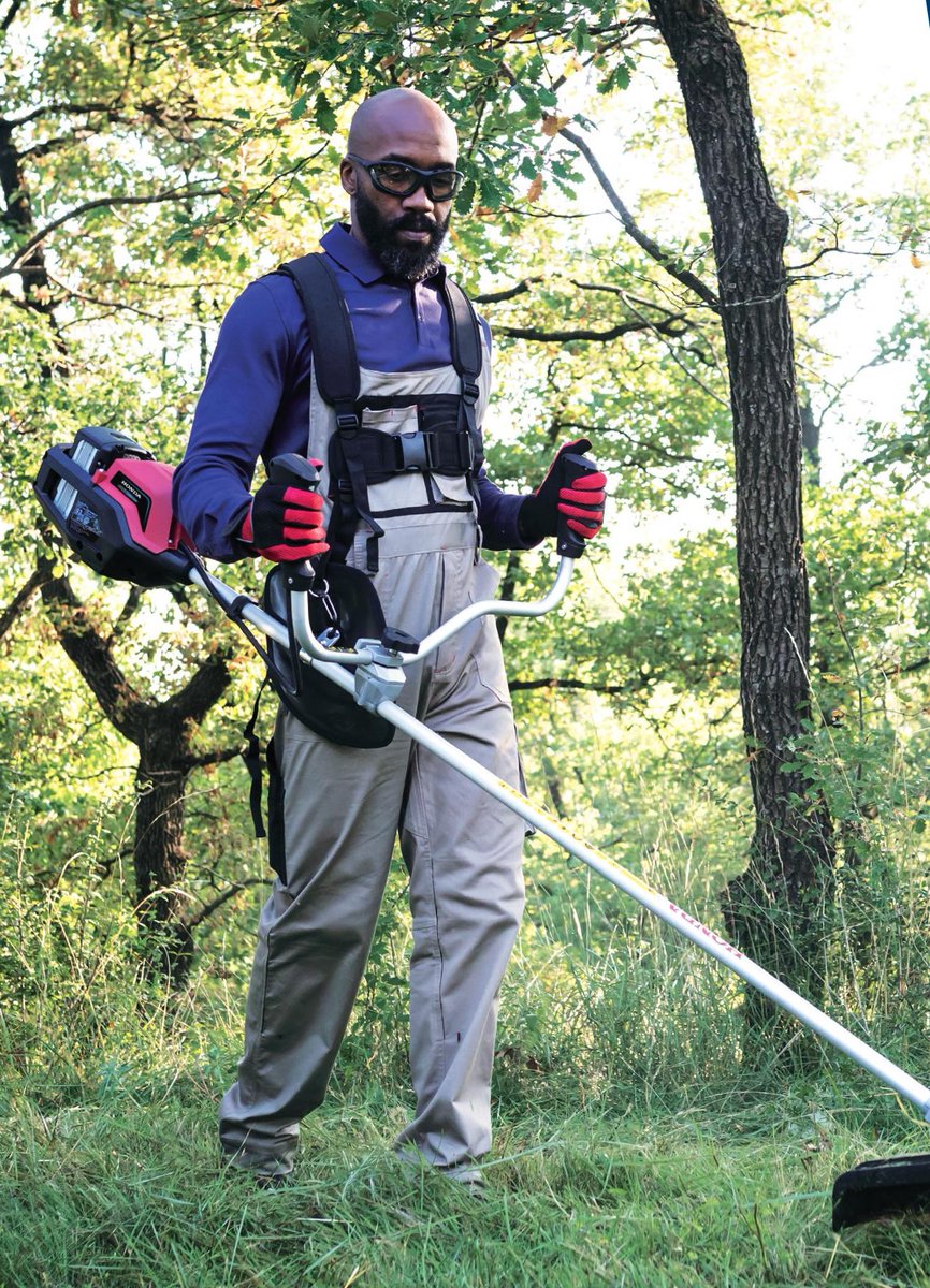 CFLawnGarden's tweet photo. In Stock and reduced price while stocks last......
Honda's HHT 35 AXB Cordless Bushcutter.
Features include...
Bike-style handle,
Fast charging battery, 100% in 35 Minutes and much much more.
For more infomation contact us on 02920 569311 or visit our showroom. https://t.co/ShlmjDIYJY