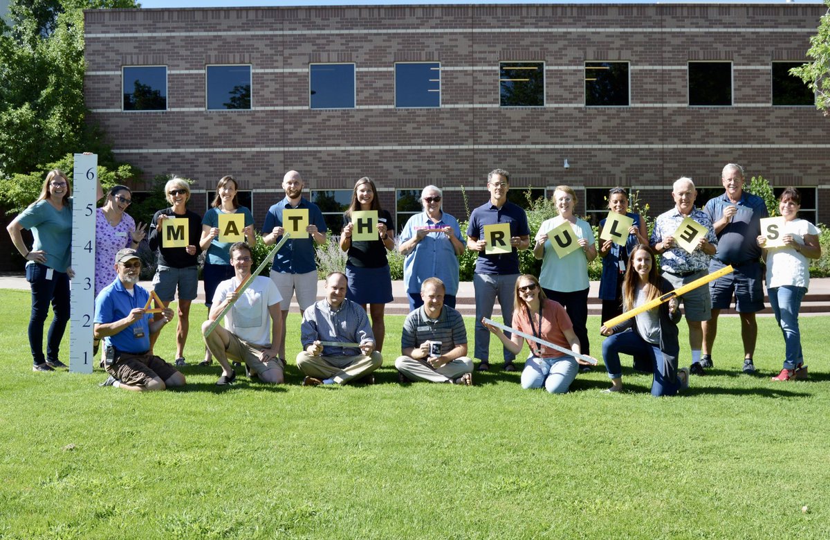 MsSaraSlagle's tweet photo. Happy First Day from the LC Math Team! 📚🧮📓#mathteachersrule @frccedu @JoinFRCC https://t.co/JKJXGngabT