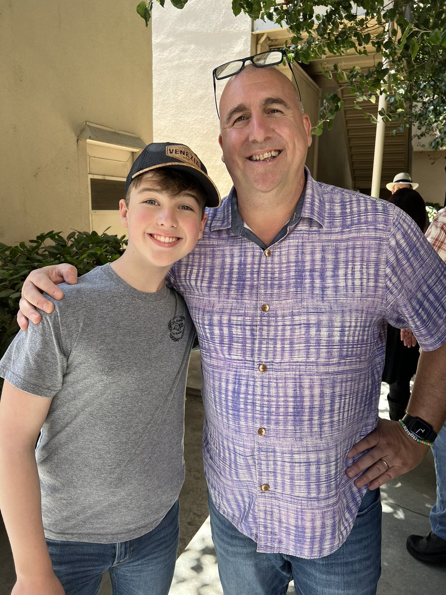 AnimBill's tweet image. This kid @IainLoveTheatre is not only an amazing Young Sheldon, he’s ALSO an incredible Young Shaggy! #ScoobHolidayHaunt