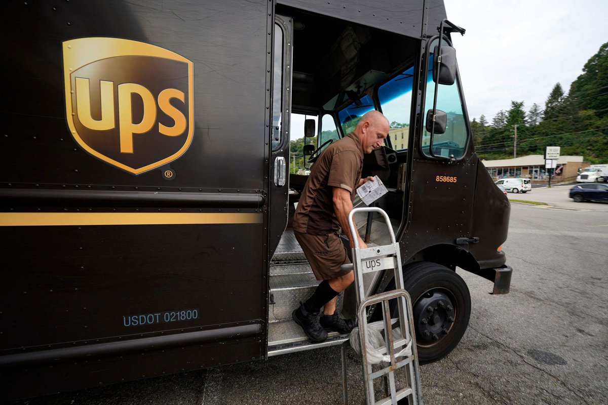 LiggettLawGroup's tweet photo. #UPSDrivers face brutal heat, want changes ahead of new union contract: https://t.co/crXhb3ggam #HeatIllness #WorkerSafety https://t.co/KjwbOMTNM0