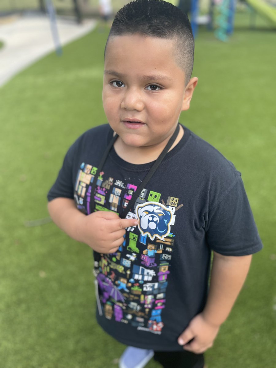 GrandviewCSD4's tweet photo. Angel is a 1st grader at Butcher-Greene Elementary and he’s pretty excited about being a bulldog! He showed us his bulldog sticker first thing. #WelcomeBackBulldog #GC4FirstDay https://t.co/QMZ2rQ8mt2