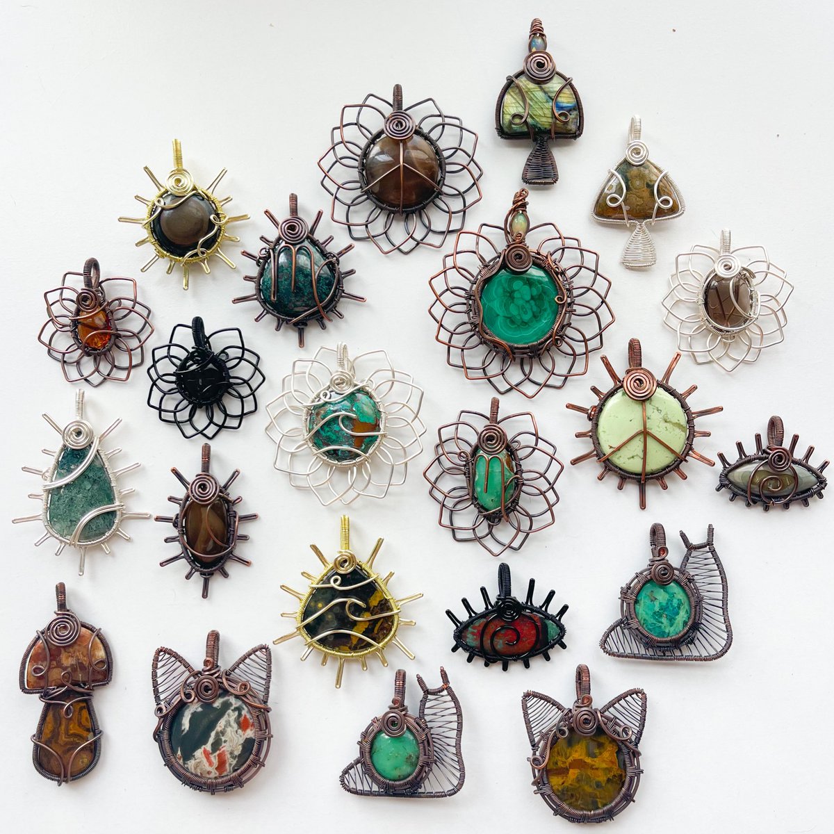 mildhippie's tweet image. the crystals     🪵🌳🍁     the pendants

“into the forest” collection coming to my shop August 26th at 4pm eastern time