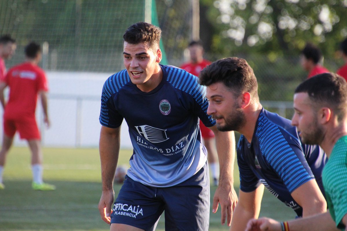 ciudaddeplasenc's tweet photo. 💪🏻 ¡A por la tercera semana de 𝗣𝗿𝗲𝘁𝗲𝗺𝗽𝗼𝗿𝗮𝗱𝗮! 🏃🏻‍♂️💨

⚽️ El Senior vuelve a los entrenamientos con la vista puesta en los dos partidos amistosos de esta semana.

🫱🏻‍🫲🏼 𝗣𝗮𝘁𝗿𝗼𝗰𝗶𝗻𝗮𝗱𝗼𝘀 por Agrocesped https://t.co/iDLON5Sr5C