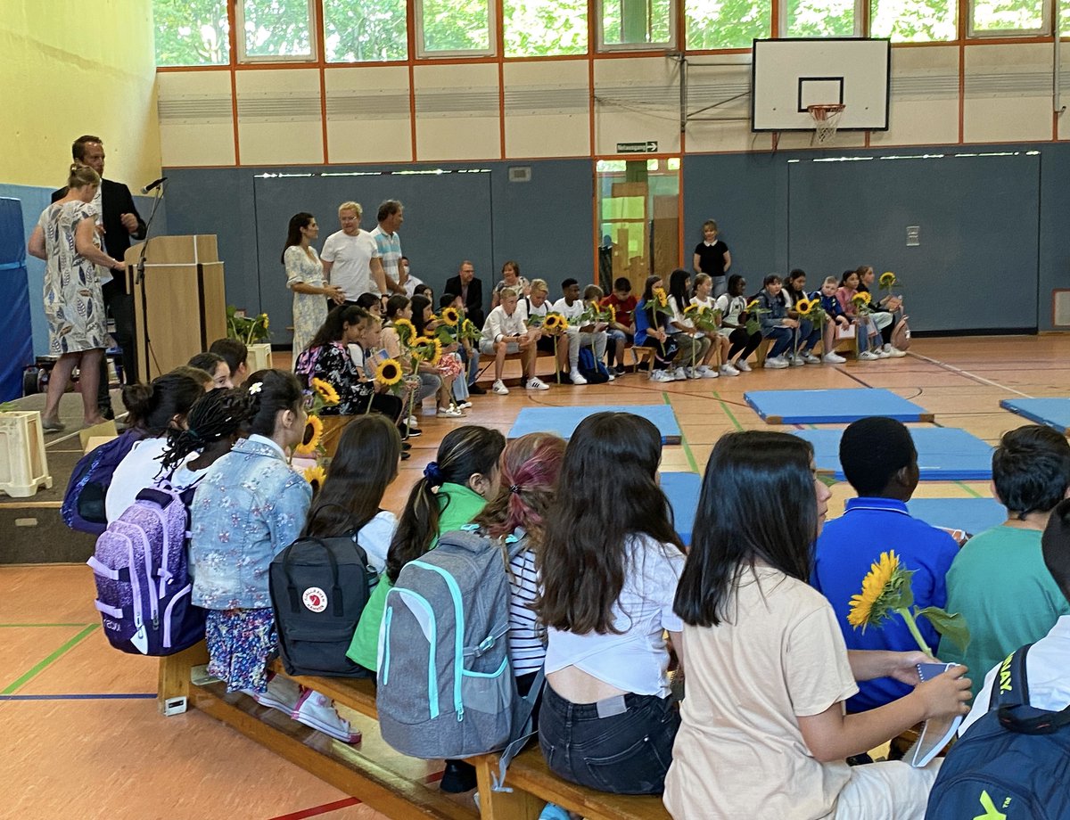 Herzlich willkommen, liebe Schüler*innen in Jahrgang #neu5, wir wünschen euch einen guten Start :) #einschulung ! stadtteilschule-muemmelmannsberg.de/news/einschulu…