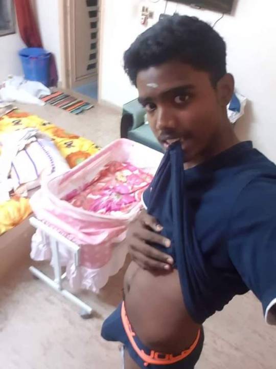 SakthiLove27's tweet photo. Paiyan epdi ?? https://t.co/3OAK90BykZ