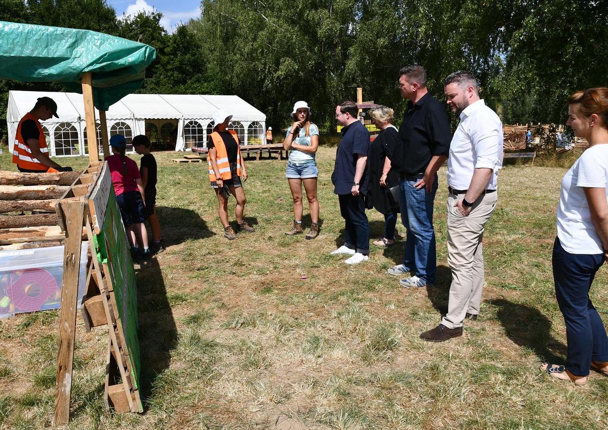 BadziongPascal's tweet photo. #Danke an die vielen haupt-&amp; ehrenamtlichen #Betreuerinnen und #Betreuer der #Ferienfreizeiten #Land auf und ab! Die letzten Jahre konnten die wichtigen Angebote nur mit sehr großem zusätzlichen Aufwand stattfinden. Die glücklichen Gesichter der #Kinder sind der Lohn! @KreisMyk https://t.co/BtOruM5Snr