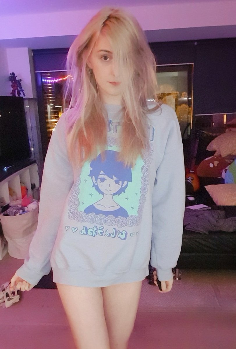Stardust_Sigil's tweet photo. Pretty boy*s don't wear pants https://t.co/jZqenxUpes