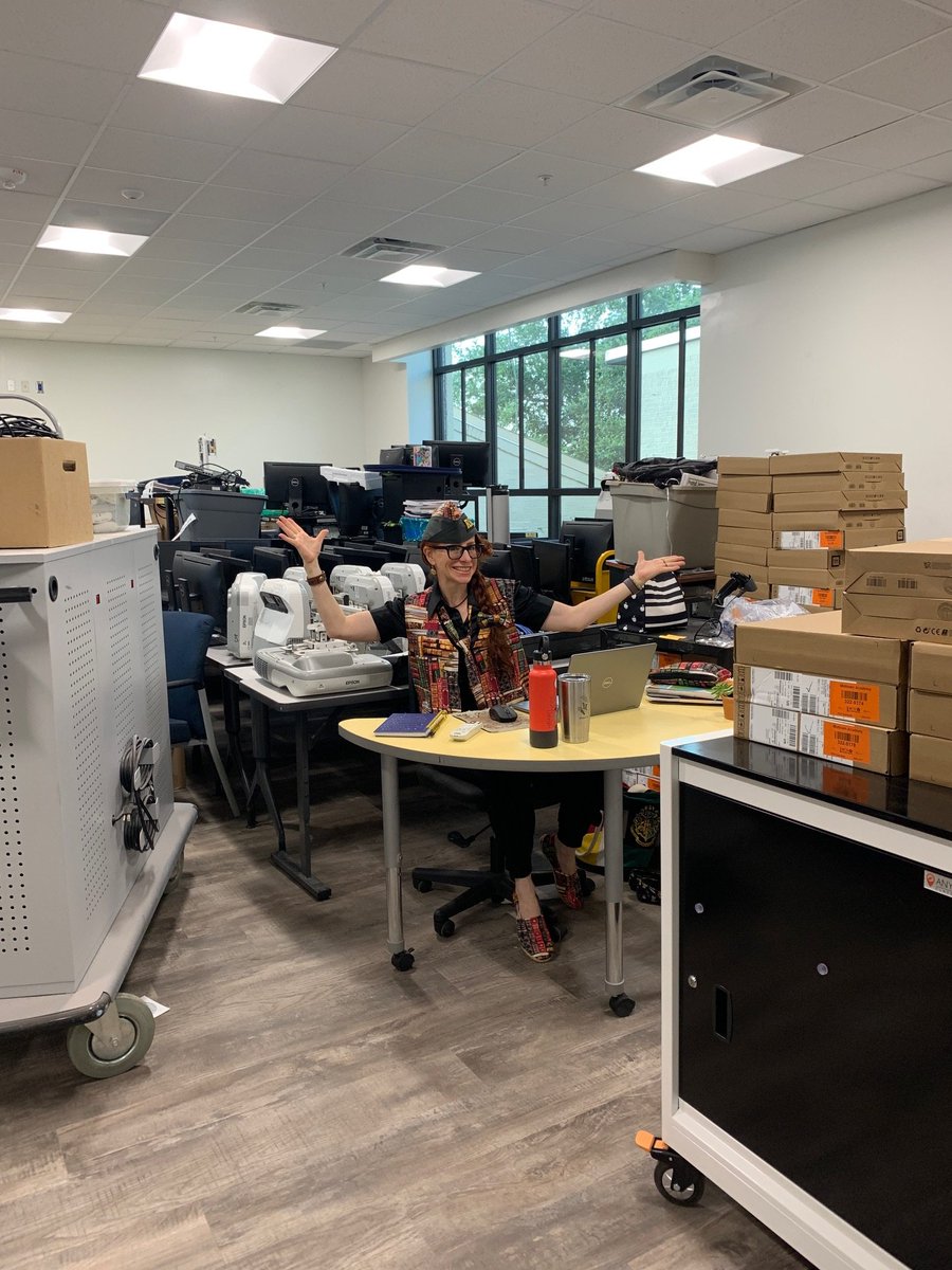 my_pcs's tweet image. Over the weekend, members of the Pinellas Association of Library Media Specialists (PALMS) supported Midtown Academy in setting up their new temporary library as the school continues construction. After a busy week at their own schools, PALMS came together to tackle the job!