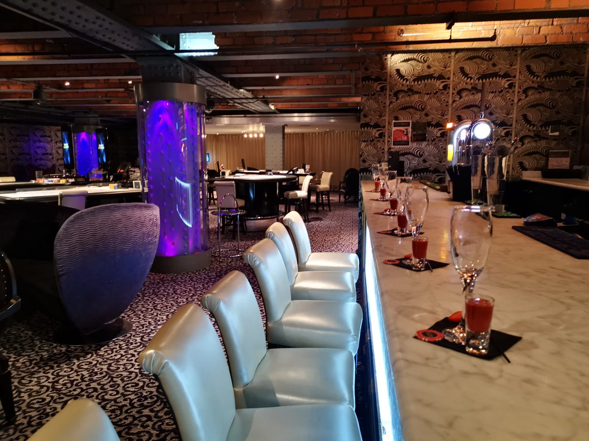 MANCH235TER's tweet image. 🍹Masterclass Monday🍹

We are all set up for a Cocktail Masterclass in our exclusive Icon Lounge!

Visit bit.ly/3T51OYd to find out more...

T&amp;amp;Cs apply. begambleaware.org drinkaware.co.uk 18+
#cocktails #cocktailmasterclass #nightout #manchester235