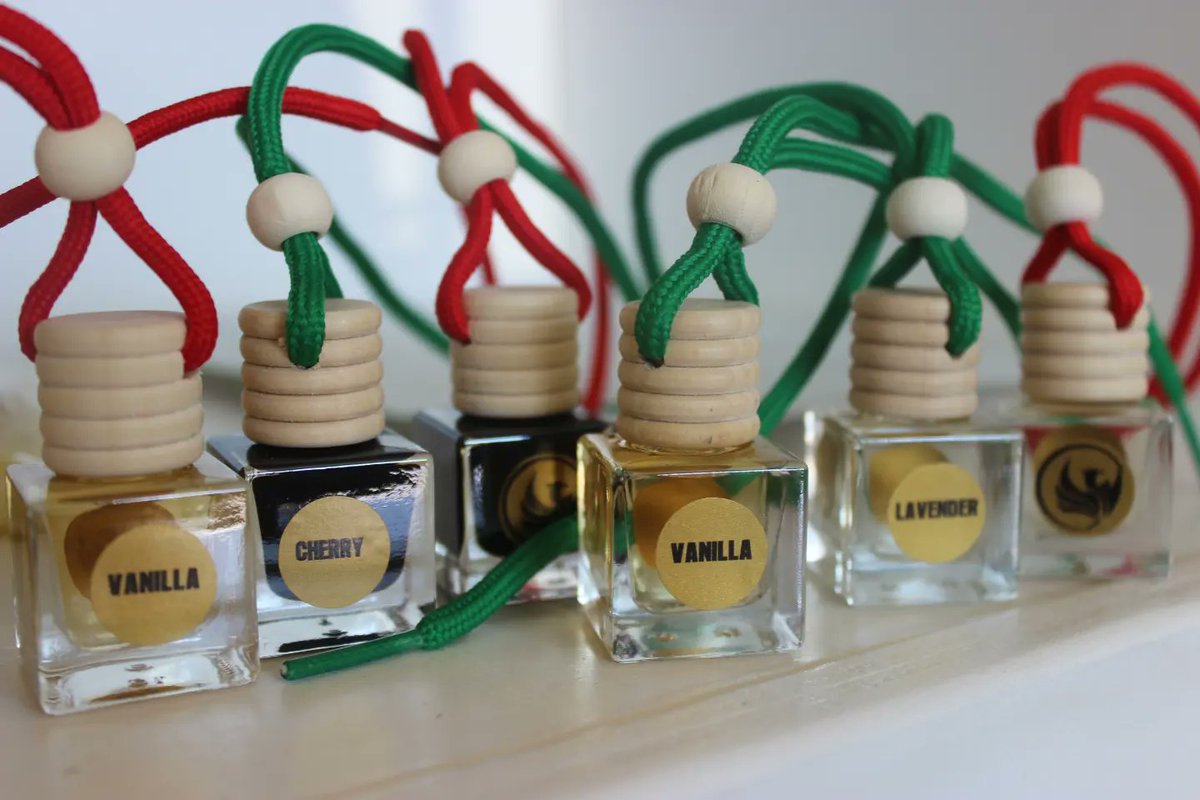 PhoenixScentsSZ's tweet image. Keep your car space smelling nice and fresh with our 10ml car diffusers. They&apos;re 💯 percent pure &amp;amp; non-toxic. #cardiffusers #scentsforkingsandqueens #Peppermint #vanilla #teatree #Strawberry #Fruity #cherry #lemongrass #tinitwitter