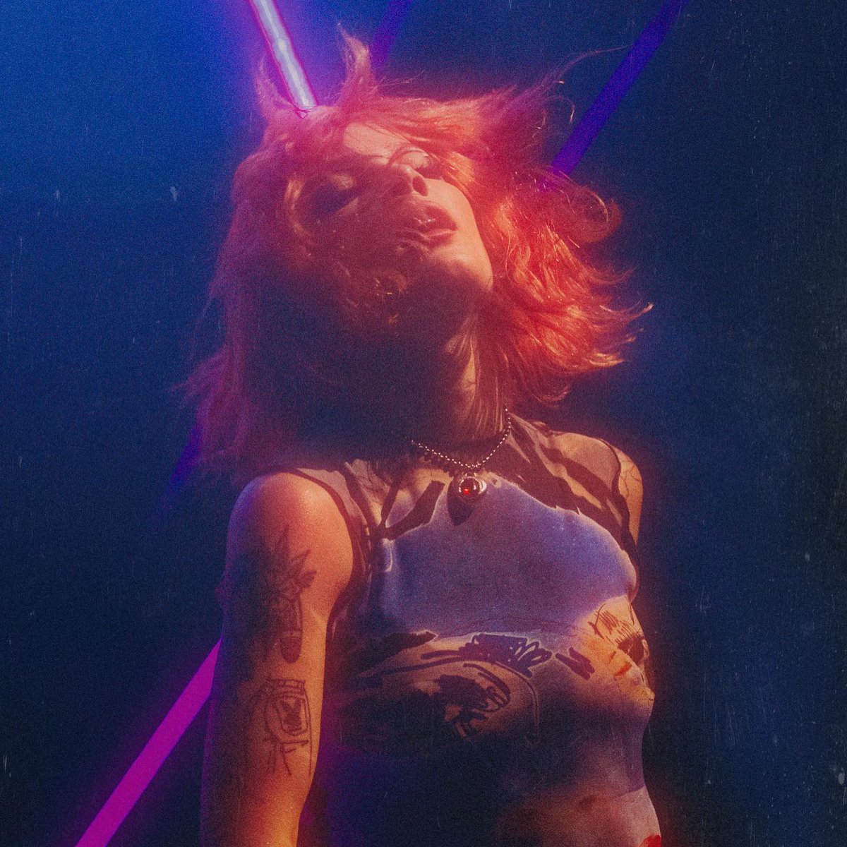 halsey's tweet photo. some heat from Kraków 💥 love u thank u 📸: @yasi https://t.co/hBFkvZEgTa