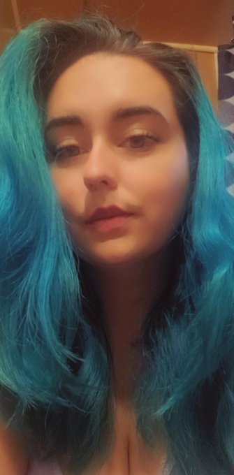 Add me on snapchat or subscribe to my onlyfans! https://t.co/kx2ZZvN2Wg