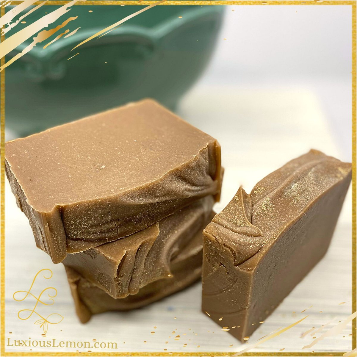 LuxiousLemon's tweet photo. 🆕Sweet notes of manuka honey accented with sweet fruit and coconut; balanced while light notes of almond and vanilla 💮
https://t.co/jfkSr0LvLY
#manukahoneysoap #luxiouslemon #paysonarizona #artisansoap #smallbatchsoap https://t.co/GYffR2eEB9