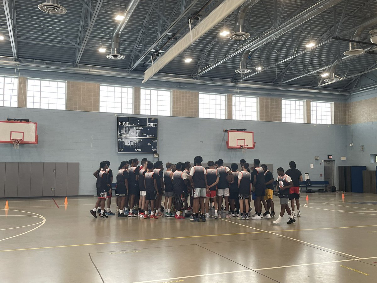 ARosenfeldHoops's tweet photo. 📍Philadelphia, PA

@LouLeonard0 Elite Camp https://t.co/rgJdyAAk0u
