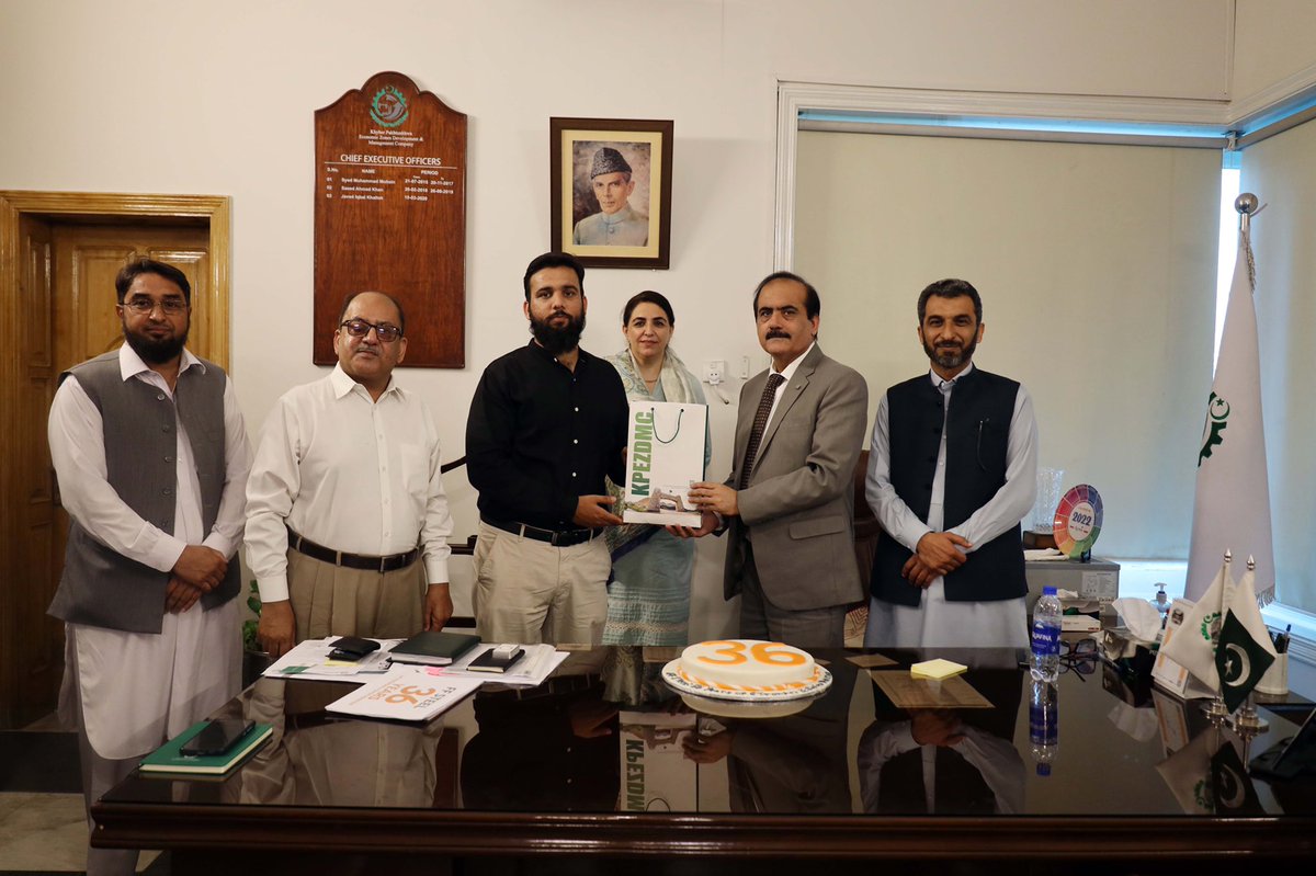 kpezdmc's tweet photo. KPEZDMC felicitates FF Steel as it celebrates 36 years in business.
To show support to the industry, the CEO KPEZDMC and FF Steel team along with their management joined in celebrations with a cake cutting ceremony. #industrialists #invest_in_khyberpakhtunkhwa #ffsteel #KPEZDMC https://t.co/Mh2cWyB97j