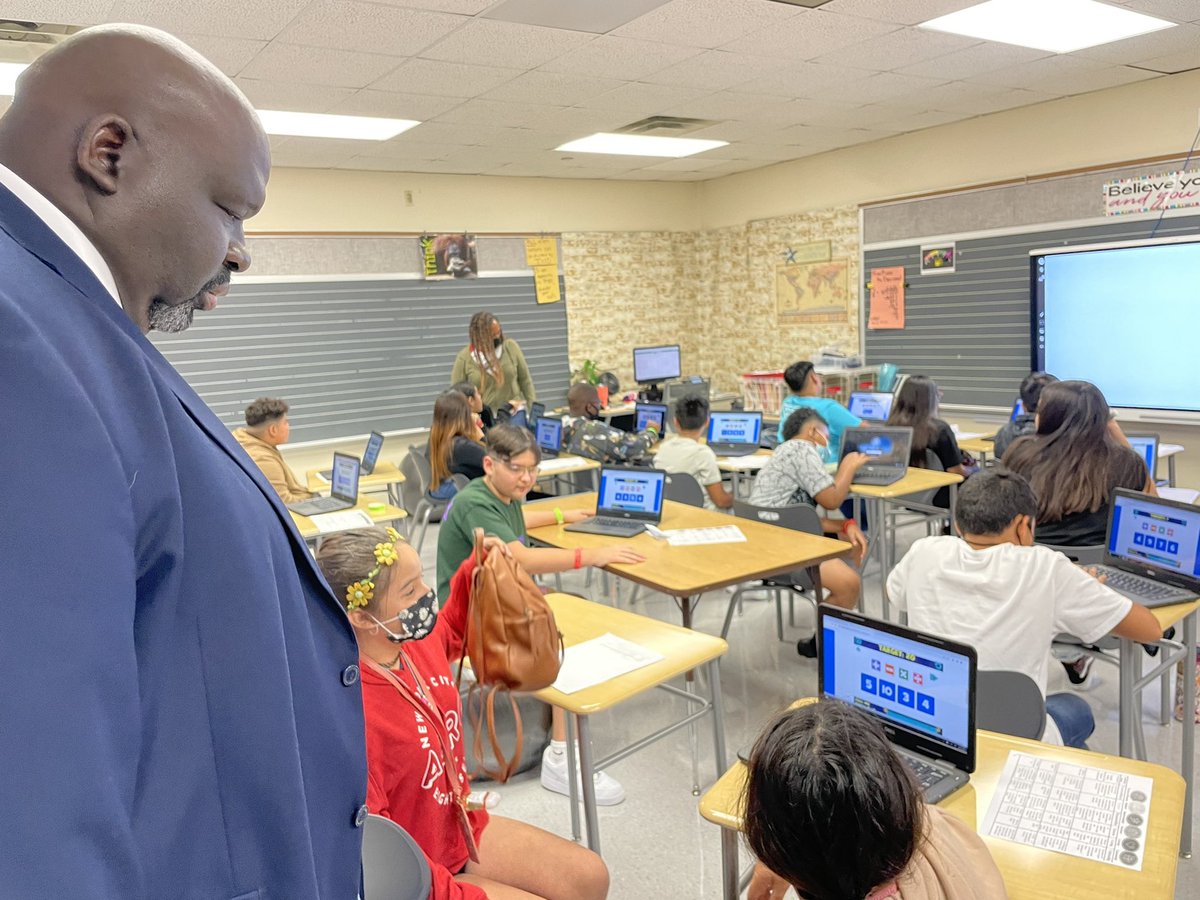 Learning is in full swing over at <a href="/NavarroMiddle/">Navarro Middle</a>! Let’s hear it for the red track and the #REDvolution! 🖍