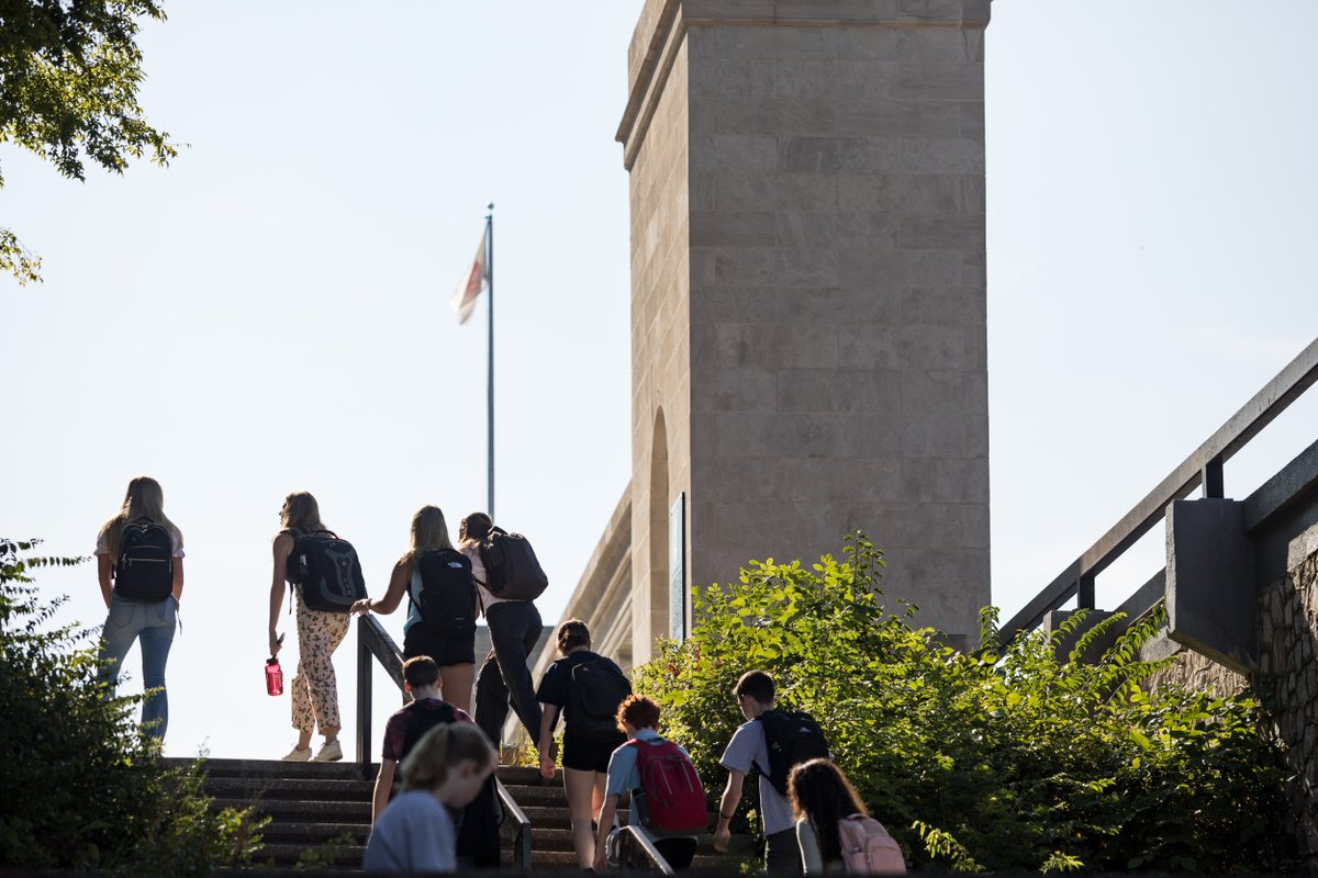 wku's tweet photo. Welcome back to all of our new and returning Hilltoppers! 🔴⚪️ We hope you have a fantastic #WKUFirstDay. 

#WKU #HilltopperBeginnings #HomeToTheHill https://t.co/xmB7g7V3FO