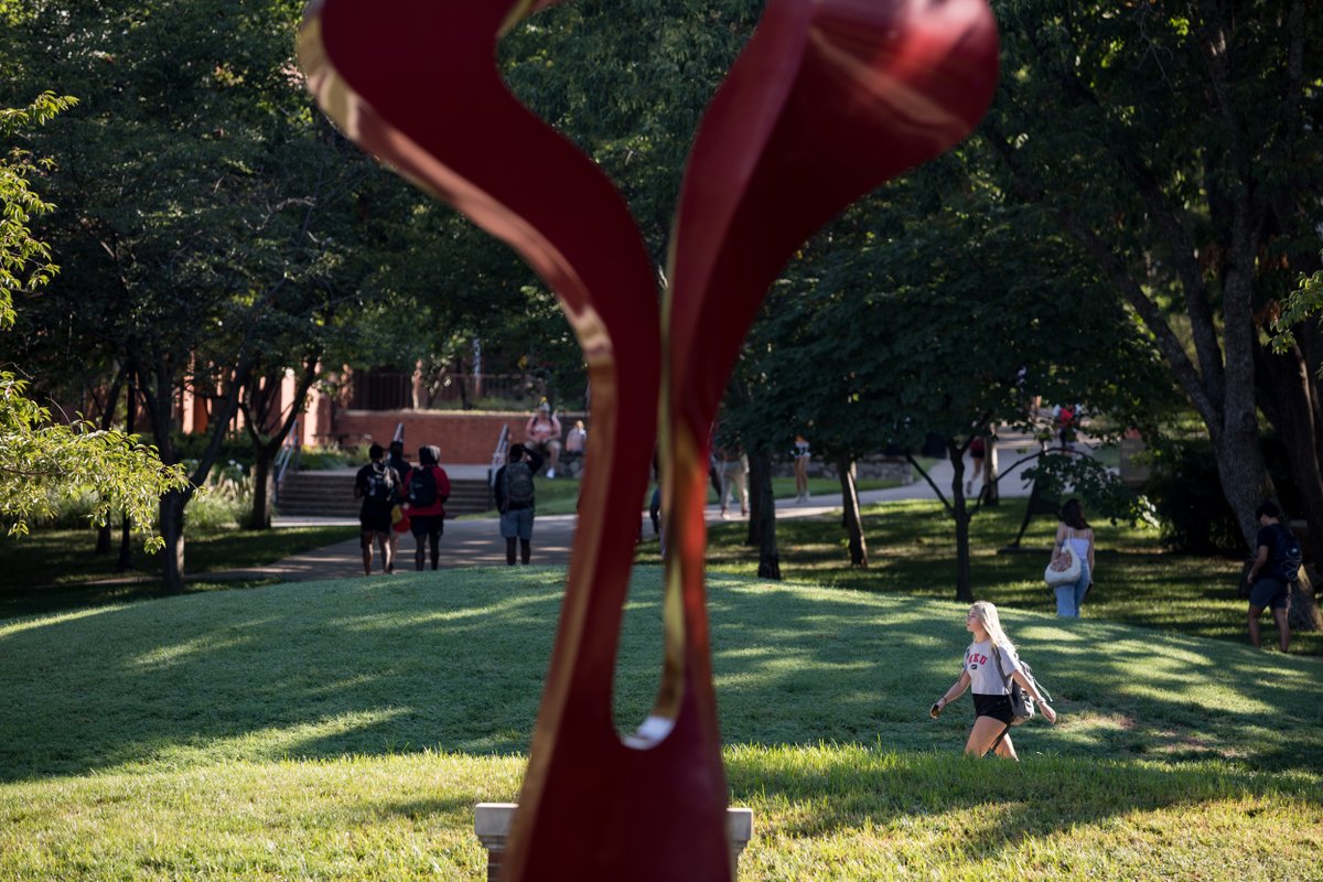 wku's tweet photo. Welcome back to all of our new and returning Hilltoppers! 🔴⚪️ We hope you have a fantastic #WKUFirstDay. 

#WKU #HilltopperBeginnings #HomeToTheHill https://t.co/xmB7g7V3FO