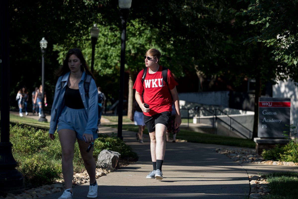 wku's tweet photo. Welcome back to all of our new and returning Hilltoppers! 🔴⚪️ We hope you have a fantastic #WKUFirstDay. 

#WKU #HilltopperBeginnings #HomeToTheHill https://t.co/xmB7g7V3FO