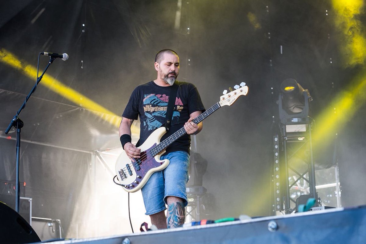 Hatortxurock's tweet photo. #HTX26 📸 Argazki bilduma
🎶 @crimpunkrock
.
.
.
#hatortxu #crim #elektrotxaranga #auzolana #elkartasuna #hatortxurock #musikajaialdia #jaialdia #denaketxera #zeruahelmuga #etxera https://t.co/9qILSXnvVp