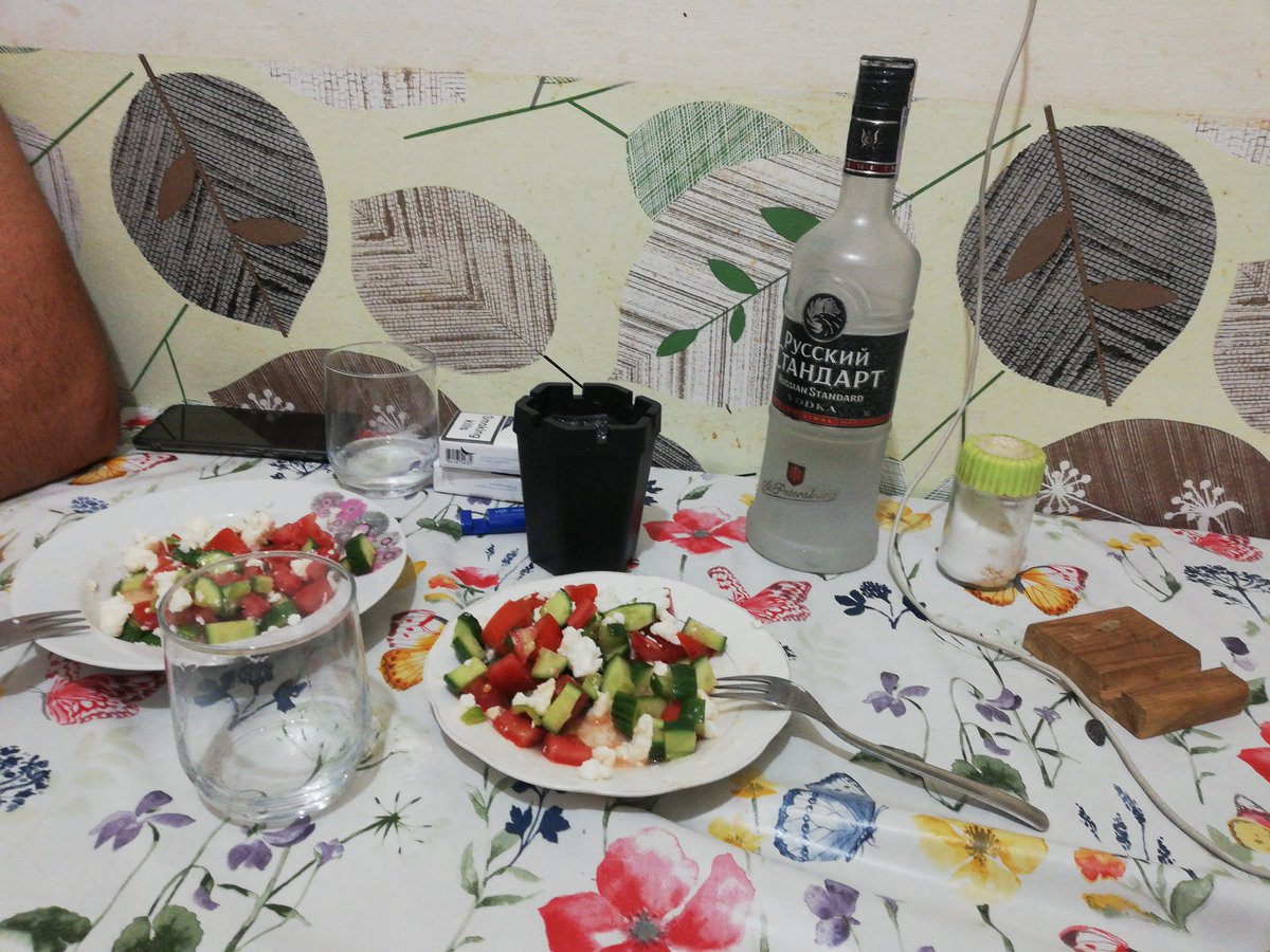 Bloguves16's tweet photo. İçmeden oy oy 😂😂😂 https://t.co/SLAJyQil2u