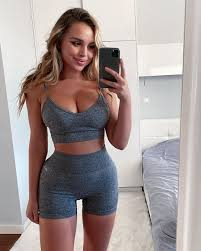 CFGoddessEllaa's tweet photo. A body to die for. 

No I mean it, die and put me on your will. 

Catfish findom paypig https://t.co/zQ51ArDKvR