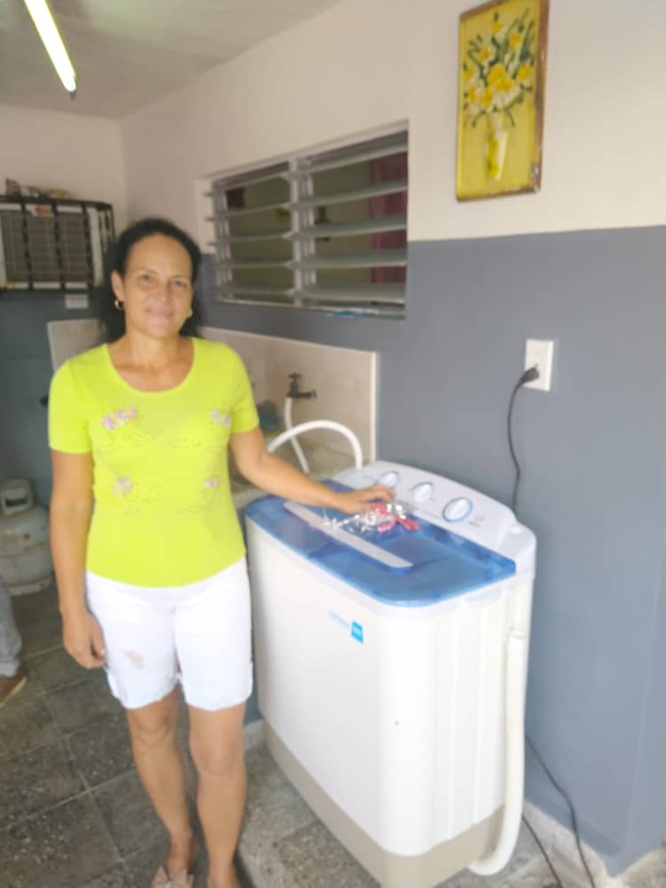 En el día de hoy fueron inaugurados EsPumás en los municipios de Lajas y Palmira, en Cienfuegos. 
Esta iniciativa conjunta entre la <a href="/FMC_Cuba/">FMC de Cuba</a> y el <a href="/MincinCuba/">Comercio Cuba</a> pretende fomentar más empleo, mejores servicios y mayor empoderamiento femenino. 
#CubaViveYTrabaja #CubaPorLaPaz