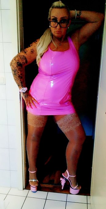 Tr&auml;ume was sch&ouml;nes 💋 #ilovepink #plussizequeen #PlussizedWoman #barbie #curvy #sexycurvy #milf #sexy<a href="/tag/ilovepink"class="tags">#ilovepink</a><a href="/tag/plussizequeen"class="tags">#plussizequeen</a><a href="/tag/curvy"class="tags"><span>#curvy</span></a><a href="/tag/sexy"class="tags"><span>#sexy</span></a><a href="/tag/barbie"class="tags"><span>#barbie</span></a><a href="/tag/milf"class="tags"><span>#milf</span></a><a href="/tag/sexycurvy"class="tags"><span>#sexycurvy</span></a><a href="/tag/lackdress"class="tags"><span>#lackdress</span></a>