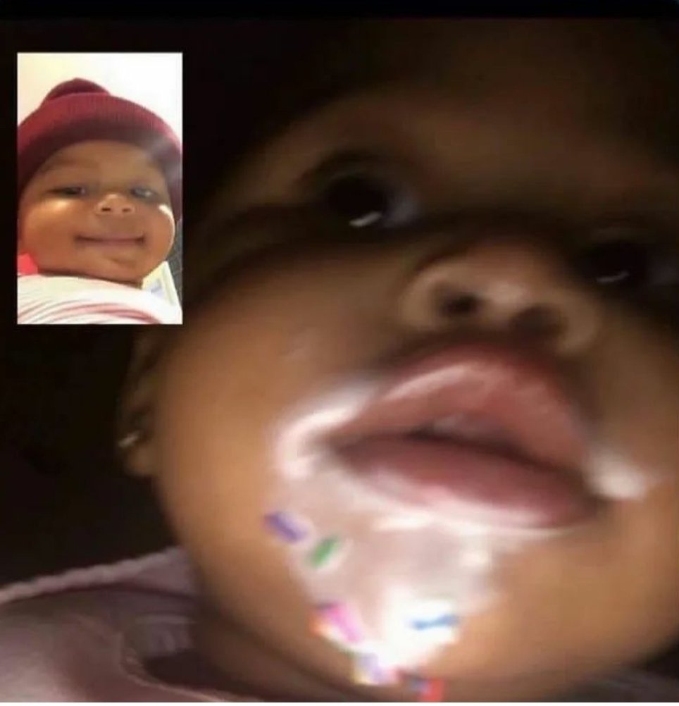 Lilblackbabies's tweet photo. Me watching my girl eat the food I sent her through uber eats🤣🤣 https://t.co/Ypa4A7ikNS