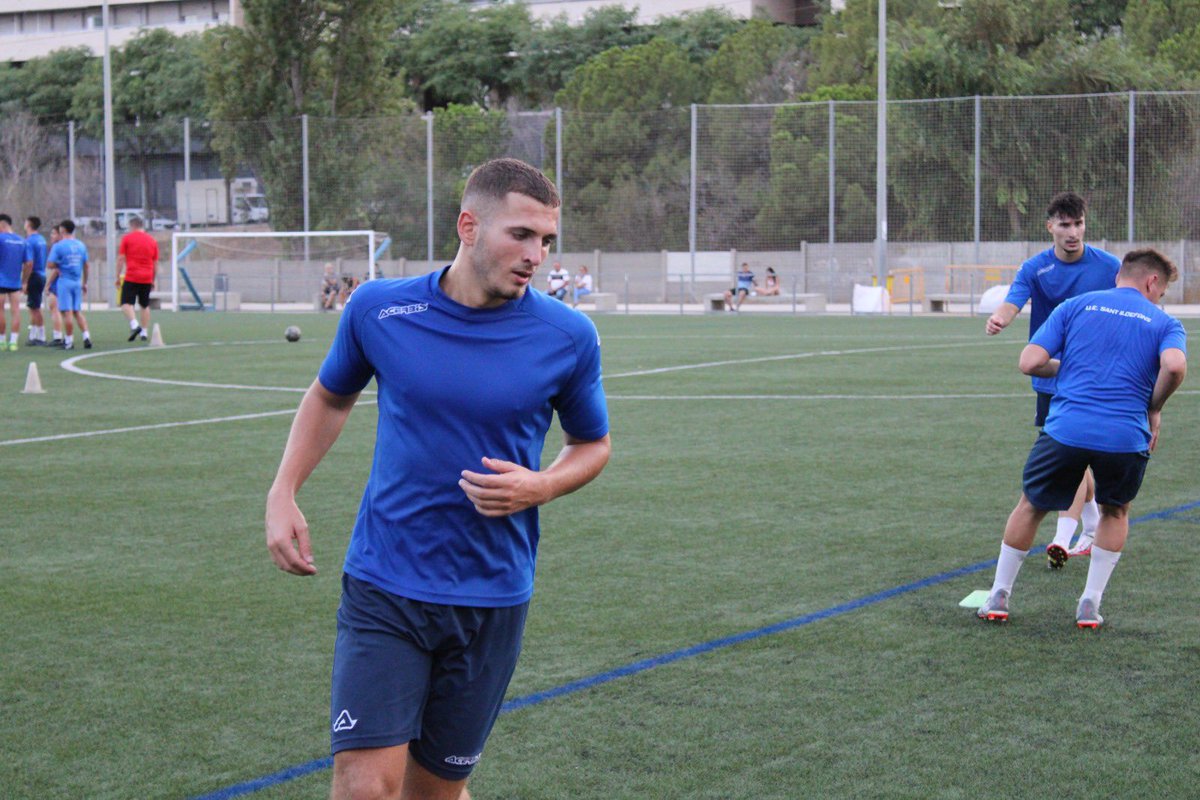 uesantildefons's tweet photo. 🔵 #PrimerEquipo 𝟐𝟎𝟐𝟐-𝟐𝟎𝟐𝟑

🏋🏻‍♀️ ¡Hoy ha arrancado la #pretemporadaSani! ¡Buen ambiente en la primera sesión dirigida por @conesa1978! 

💪🏻 ¡Toca preparar al máximo el nuevo curso en Segunda Catalana! 

#2cat3A #YoSoyDelSani 💙 https://t.co/o0GKTIR5yt