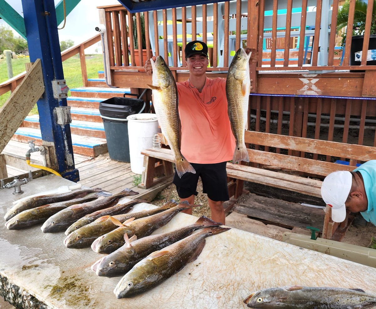 Limits of redfish and a bonus oversized! #StarsandBarsCharters 🇺🇸🎣🤙🏼 956-778-8303
