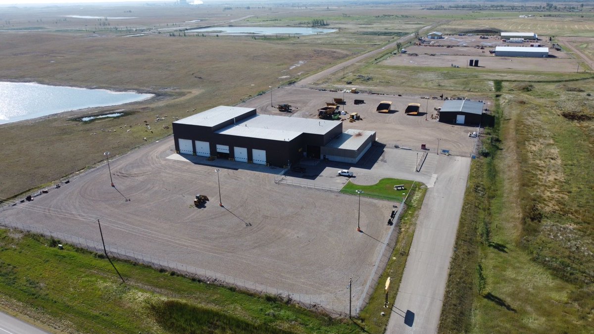 finningcanada's tweet photo. What a great past year at Finning Estevan! These pictures taken by our Customer Service Manager, Jayden shows how much we have grown and are able to support more customers. Call 1-(306)-634-3311 to speak to one of our team members at Estevan today.
#Finning #FinningCA https://t.co/IN3nwVMsPx