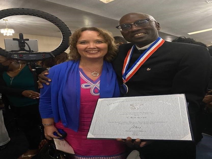 lwilliamsCSC's tweet image. Congrats to Ted (@RootsAndWingsFL), C. Ron (KOP mentoring) & others for receiving the 2022 Joseph Biden Lifetime Achievement Award & Presidential Volunteer Service Award - only 100 awardees in the Country. Congrats to our 2 youth for the Presidential Volunteer Service Award.