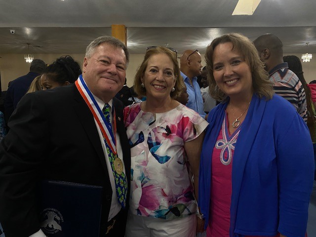 lwilliamsCSC's tweet image. Congrats to Ted (@RootsAndWingsFL), C. Ron (KOP mentoring) & others for receiving the 2022 Joseph Biden Lifetime Achievement Award & Presidential Volunteer Service Award - only 100 awardees in the Country. Congrats to our 2 youth for the Presidential Volunteer Service Award.