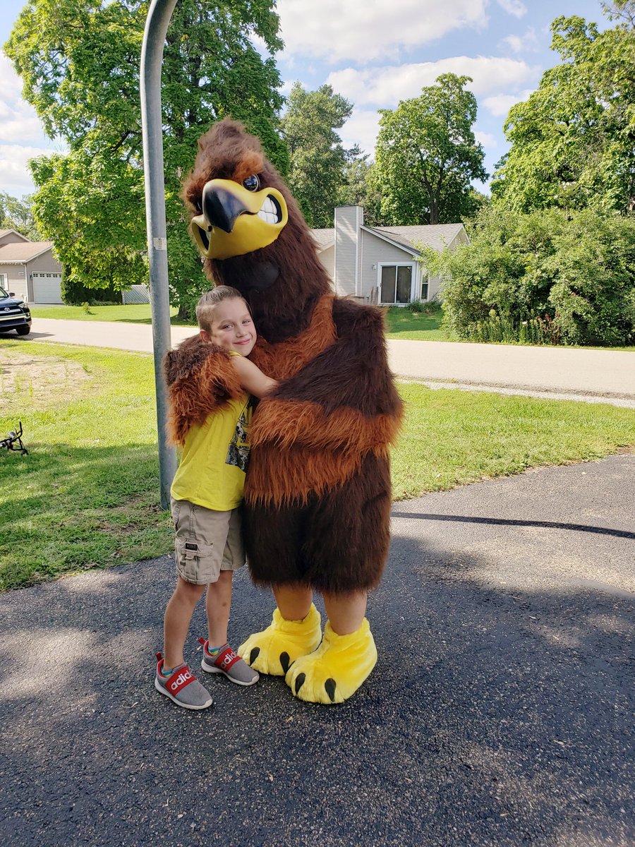 rryanhartley's tweet photo. We loved our Meet and Greet with @WCSWarhawks students and families at Shorewood Terrace! Can't wait to see everyone tomorrow night at Back to School Open House! #wcsflight #flight2future https://t.co/ASOpVsv1wg