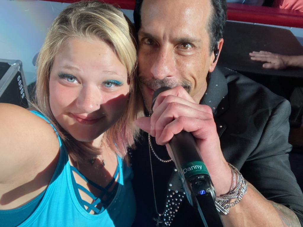 PadulaNichole's tweet photo. Carlie again her first concert ever and a selfie with not one New Kid but two here she is with @dannywood 
#NKOTB 
#HersheyPA https://t.co/Ci0jGDpL2q