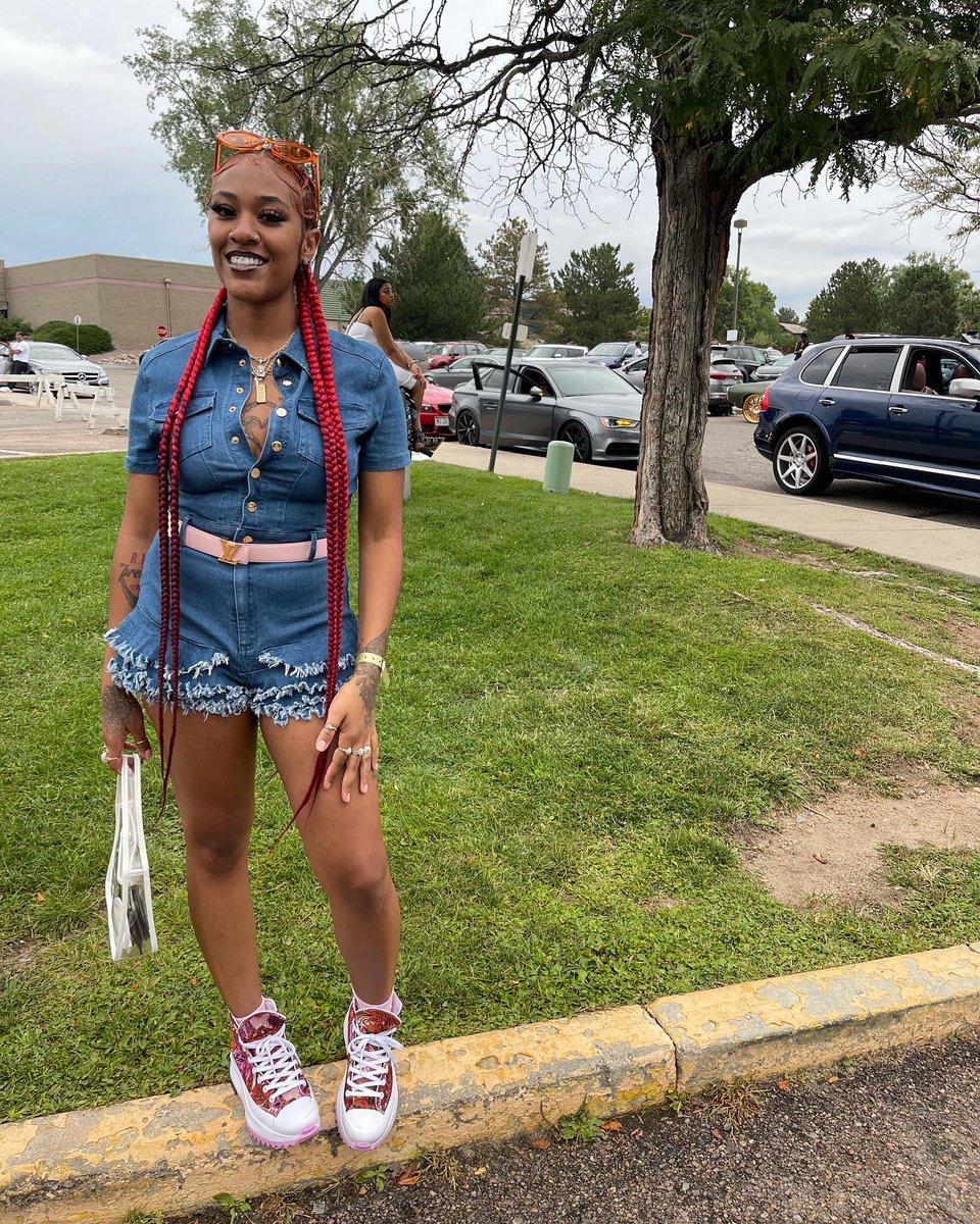 DRIPPINHENNY's tweet photo. Lil mama sweet she a sweet tea 🫧🍭#LLGMAN https://t.co/P7ONdQMJjU
