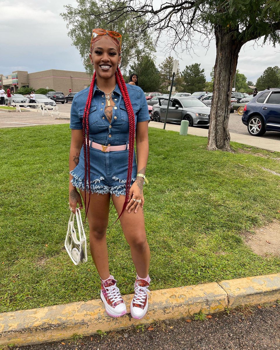 DRIPPINHENNY's tweet photo. Lil mama sweet she a sweet tea 🫧🍭#LLGMAN https://t.co/P7ONdQMJjU