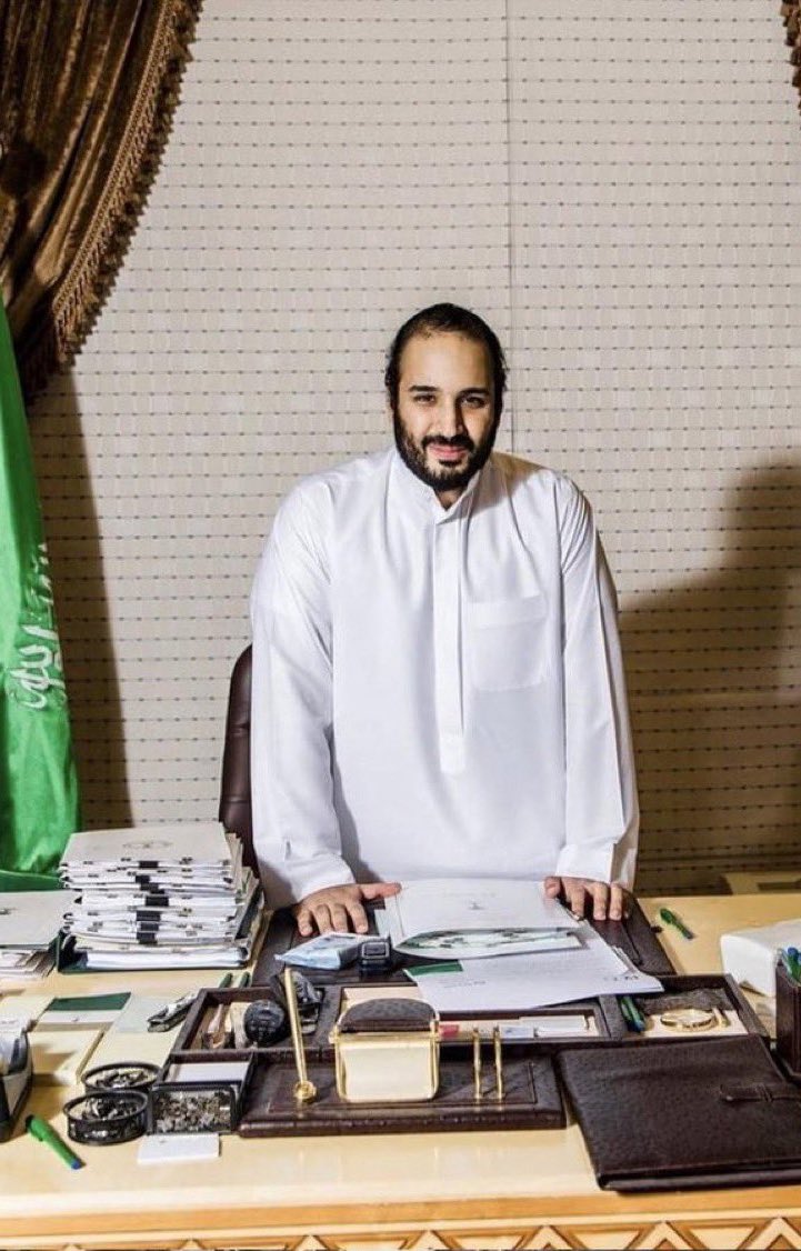 HRHMBNSALMAAN's tweet photo. الأمير #محمد_بن_سلمان غير الكثير من شكل اقتصادنا من كان يتوقع ان السعودية راح يكون فيها مشاريع ضخمة واللي اعلن عنها ولي العهد قبل فترة مثل مشروع ذا لاين ومشروع البحر الاحمر كلها مشاريع عالمية وغيرها الكثير ايضاً شفنا التطور في قطاعات كثيرة مثل السياحة والترفية والصناعة 🇸🇦 https://t.co/CuudwPup1e