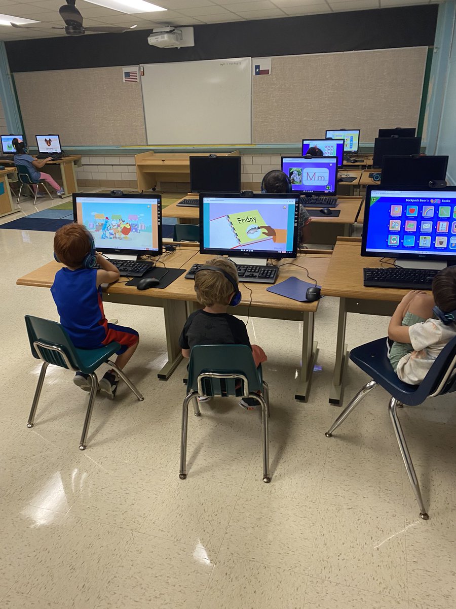 jillmariewil's tweet photo. Integration of technology for some letter practice for Pre-K. #BeGolden #MissionMovingForward @PolandDenise @cllowery @jena_vernon9 https://t.co/nXWYnVPxPB