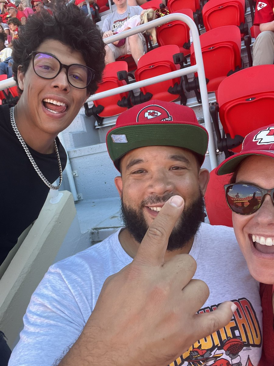 adkdesigns's tweet photo. #jacksonmahomes was sweet!!! I forgot to invite you my 40th- Birthday part on September 10th 4-6 @LogboatBrewing https://t.co/RvAgbM9IfY