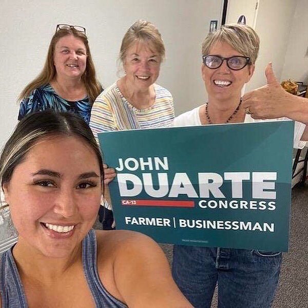 Duarte4Congress's tweet photo. Knocking doors in the Valley during the summer ain’t easy, but #TeamDuarte knows that campaigns are about connecting with our neighbors and talking about the issues that matter most.
#SendAFarmerToCongress #DuarteForCongress https://t.co/pcGTUll4dQ
