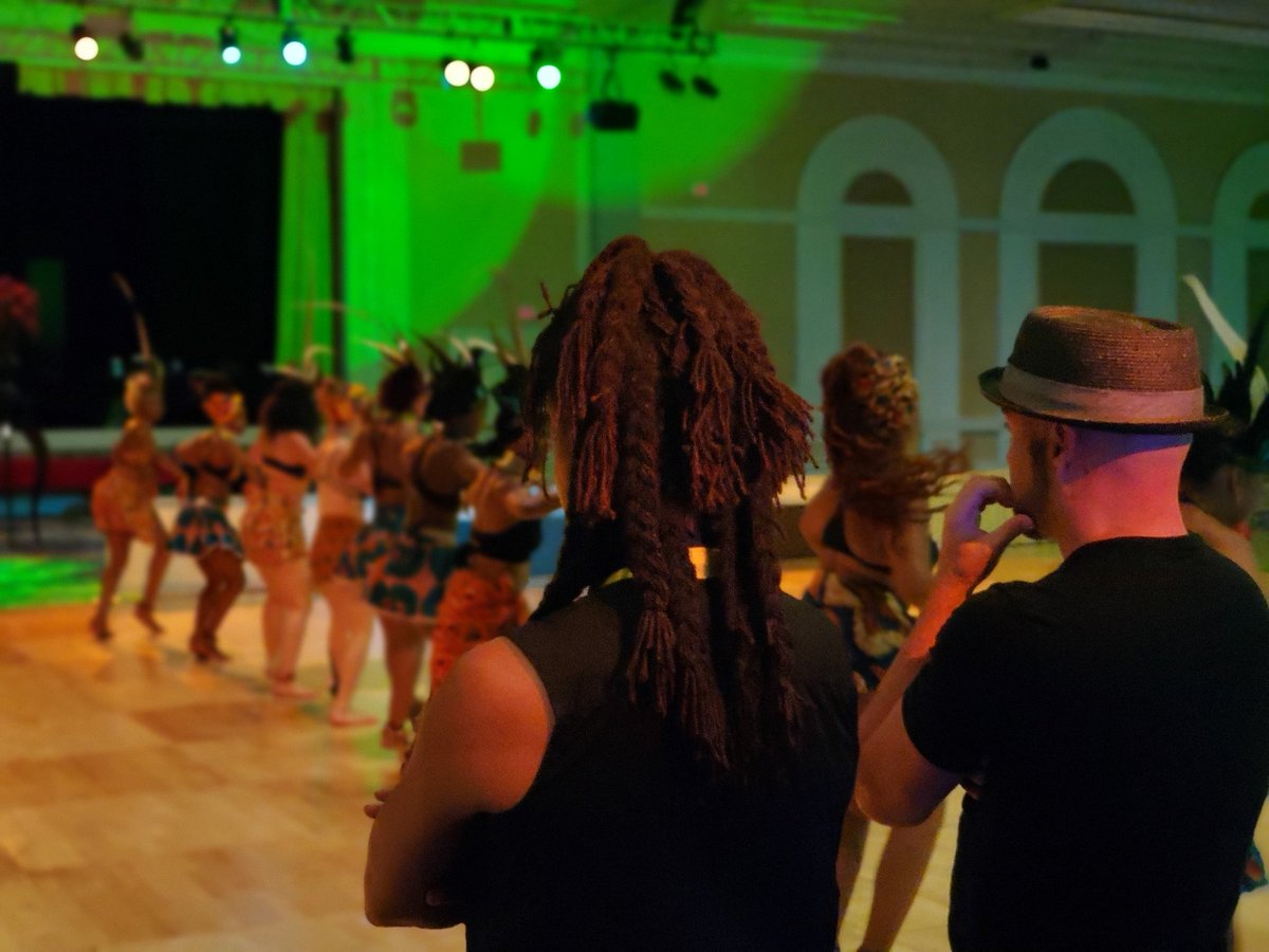 It's not often you get to help create a Coming to America inspired samba step show with some of the most talented dancers in Vegas!  We did that!  Congrats to all of the performers, @johncartin_ and @pendudance for putting together an amazing inaugural @thenvball_ performance 👏🏽