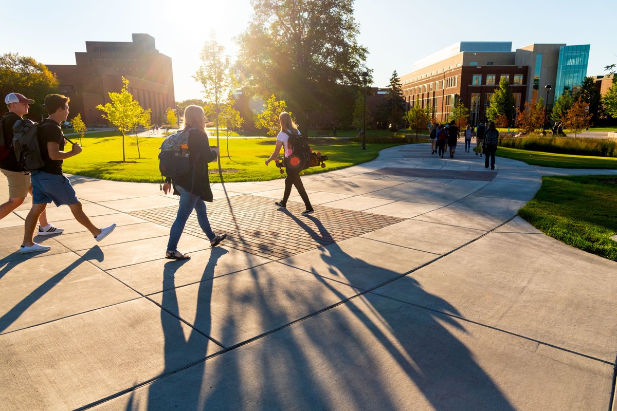 UWEauClaire's tweet photo. The official Blugold Welcome event lineup is here🤩 Starting Friday, September 2, students can check out these events to help them get acquainted with campus and make new connections. We can't wait! #uwec #blugoldbound
More >> https://t.co/9Nd9zZFlIF https://t.co/wjjQ5t4HCE