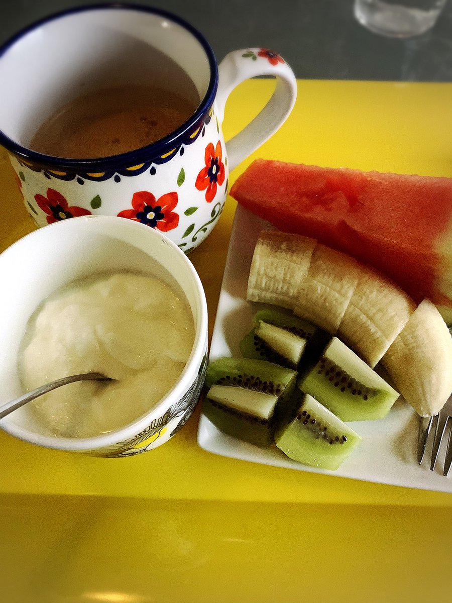 latte10151313's tweet photo. #月曜断食　再開108日目
（火）#不食明け

体重　　51.7kg（前日比）➖1.0kg
体脂肪率29.9%（前日比）➖0.1%

頑張れ体脂肪率🥲

肋骨の痛みが引かないので
整骨院に行ってみようと思う😌 https://t.co/VnaRE1uII9