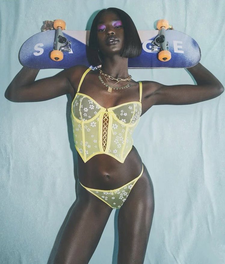 IMGmodels's tweet photo. #AwengChuol stars in #Rihanna’s latest #SavageXFenty #lingerie campaign. https://t.co/wRTXXTwTUo